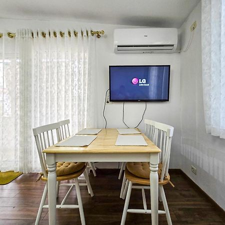 Lake Park 2Br Apartment Tirana Exteriör bild