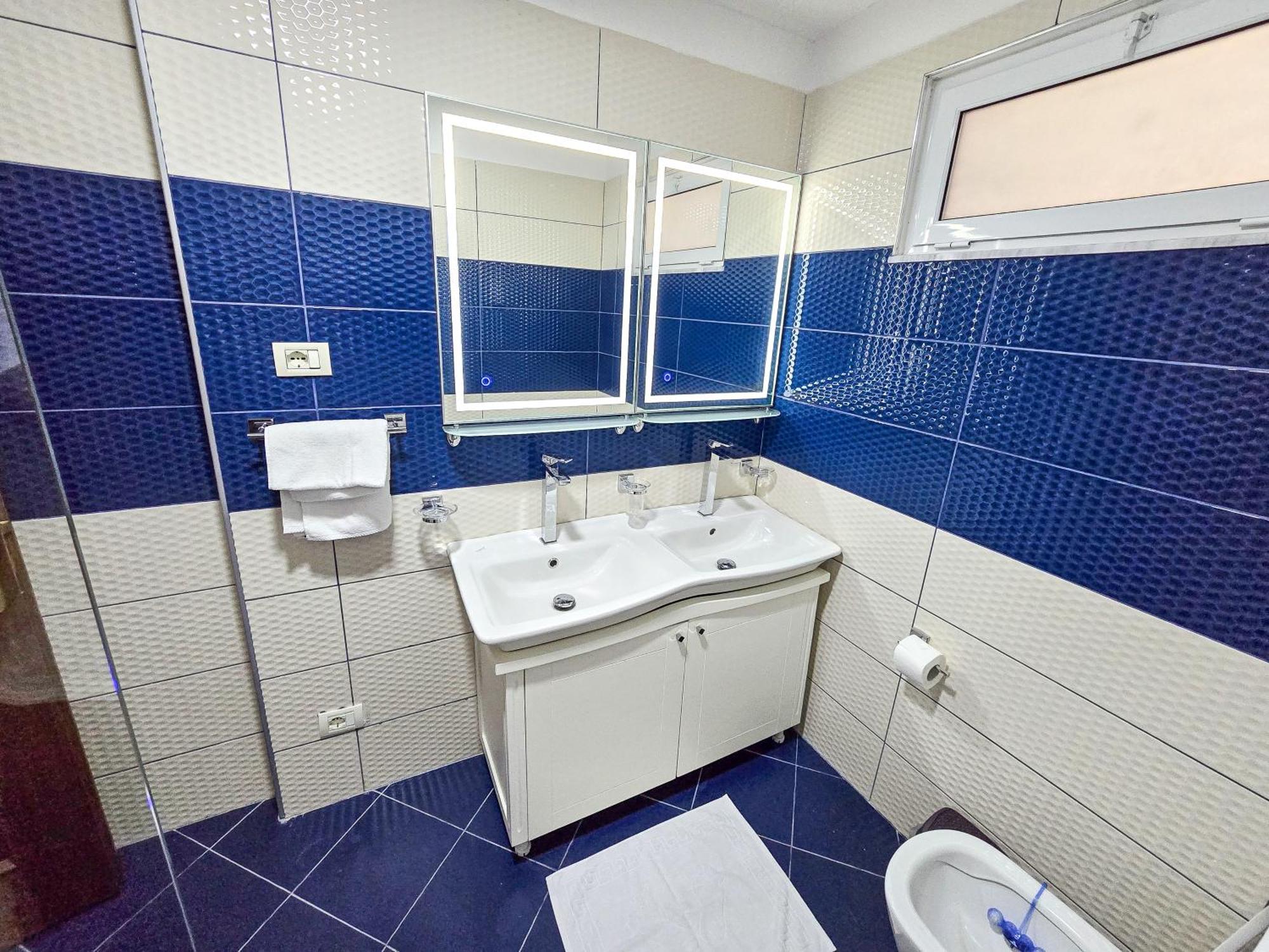 Lake Park 2Br Apartment Tirana Exteriör bild